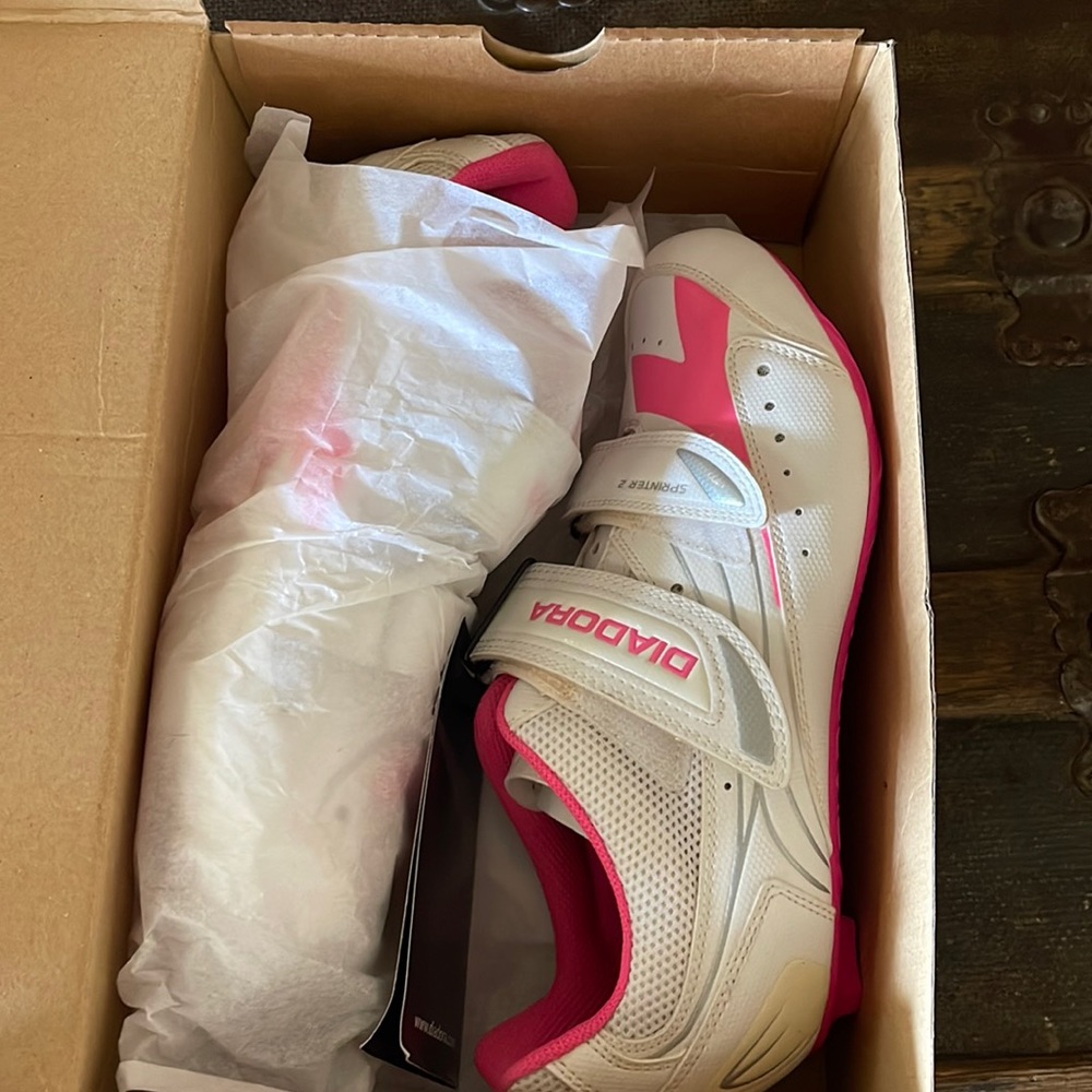 Diadora cycling shoe, size 8.5